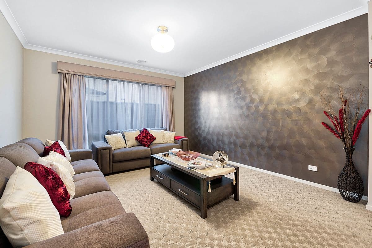 4 Blue Peppermint Court, Lyndhurst VIC 3975, Lyndhurst - Thumbnail 2