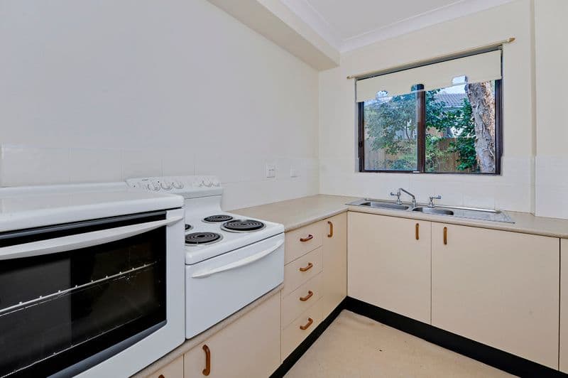 33 Denman Parade, NORMANHURST NSW 2076, Normanhurst - Thumbnail 2
