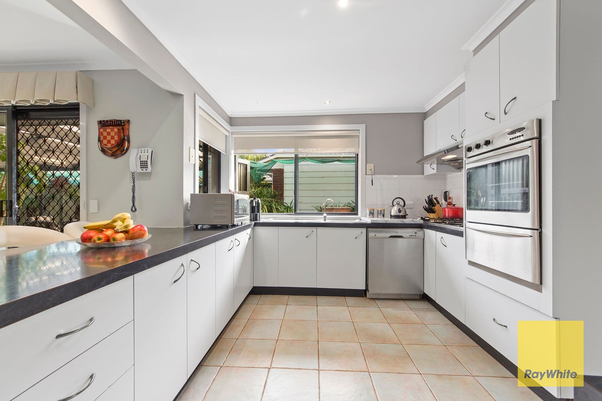 52 KNIGHTSBRIDGE Avenue, Altona Meadows VIC 3028, Altona Meadows - Thumbnail 5