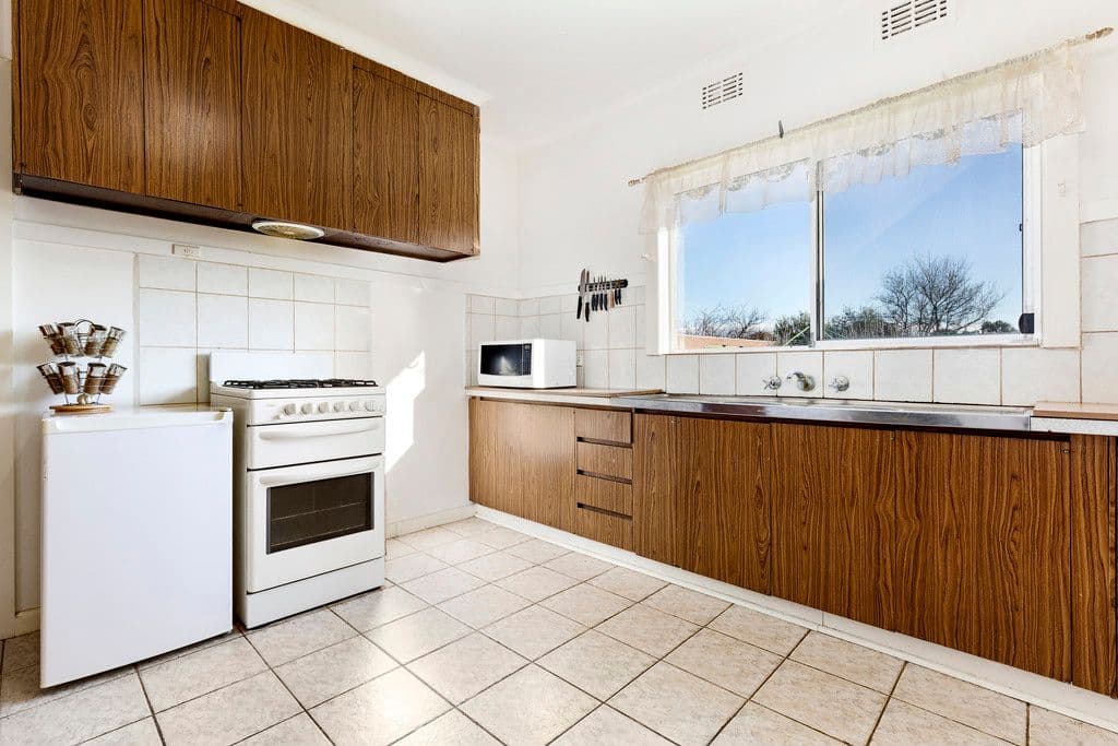 5 Dobson Avenue, Oakleigh East VIC 3166, Oakleigh East - Thumbnail 2