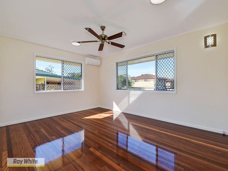 34 Waratah Drive, CLONTARF QLD 4019, Clontarf - Thumbnail 2
