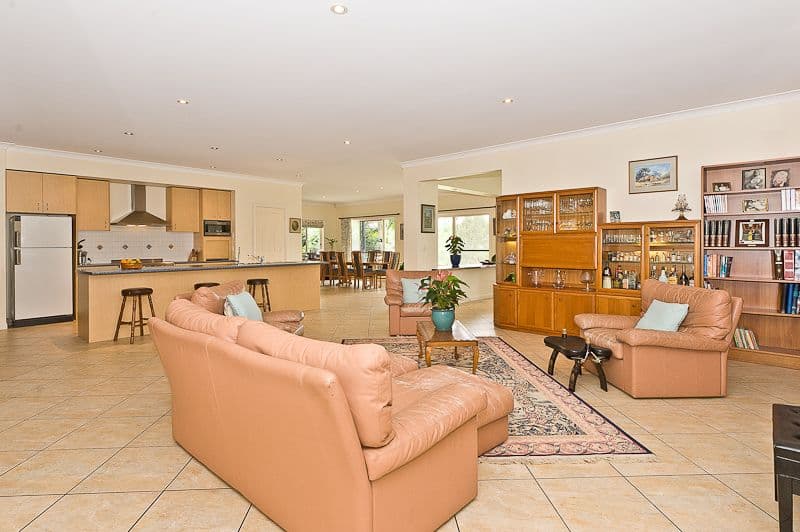 16 Valray Place, SAMFORD VALLEY QLD 4520, Samford Valley - Thumbnail 6