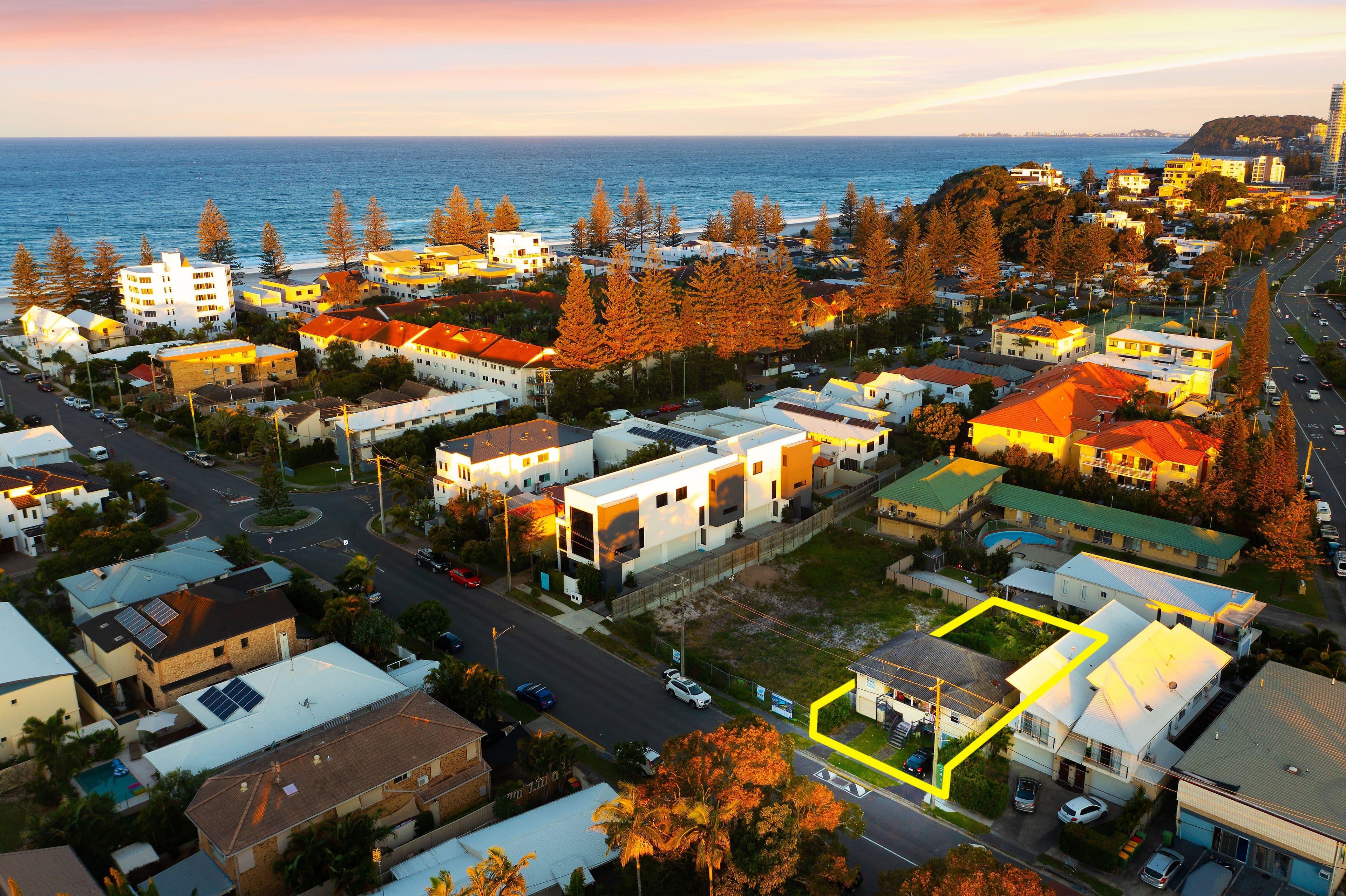 26 Riviera Road, Miami QLD 4220, Miami - Thumbnail 8