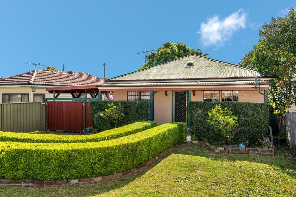 33 Carinda Street, Ingleburn NSW 2565, Ingleburn - Image 1