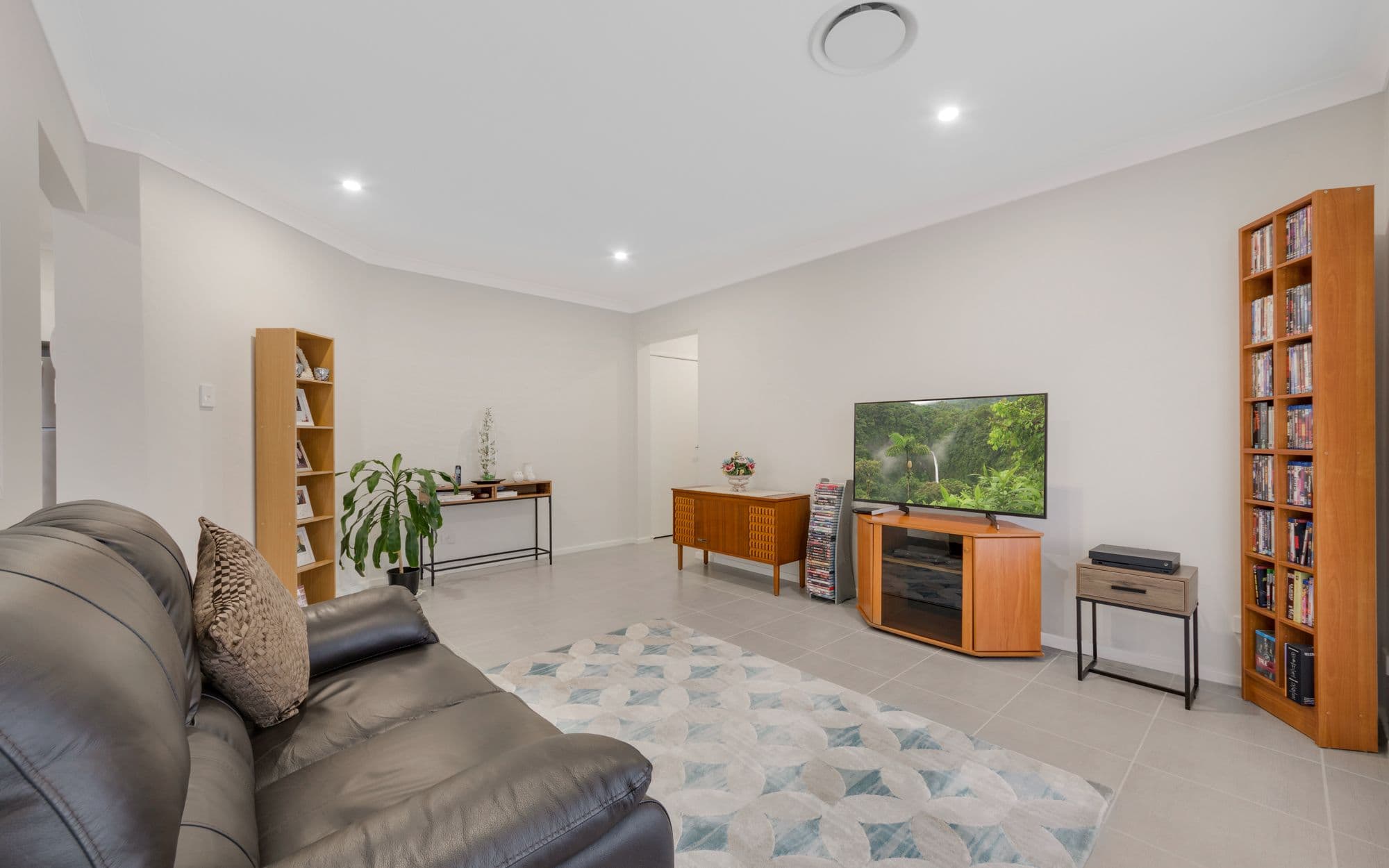 31 Commissioners Drive, Denham Court NSW 2565, Denham Court - Thumbnail 3