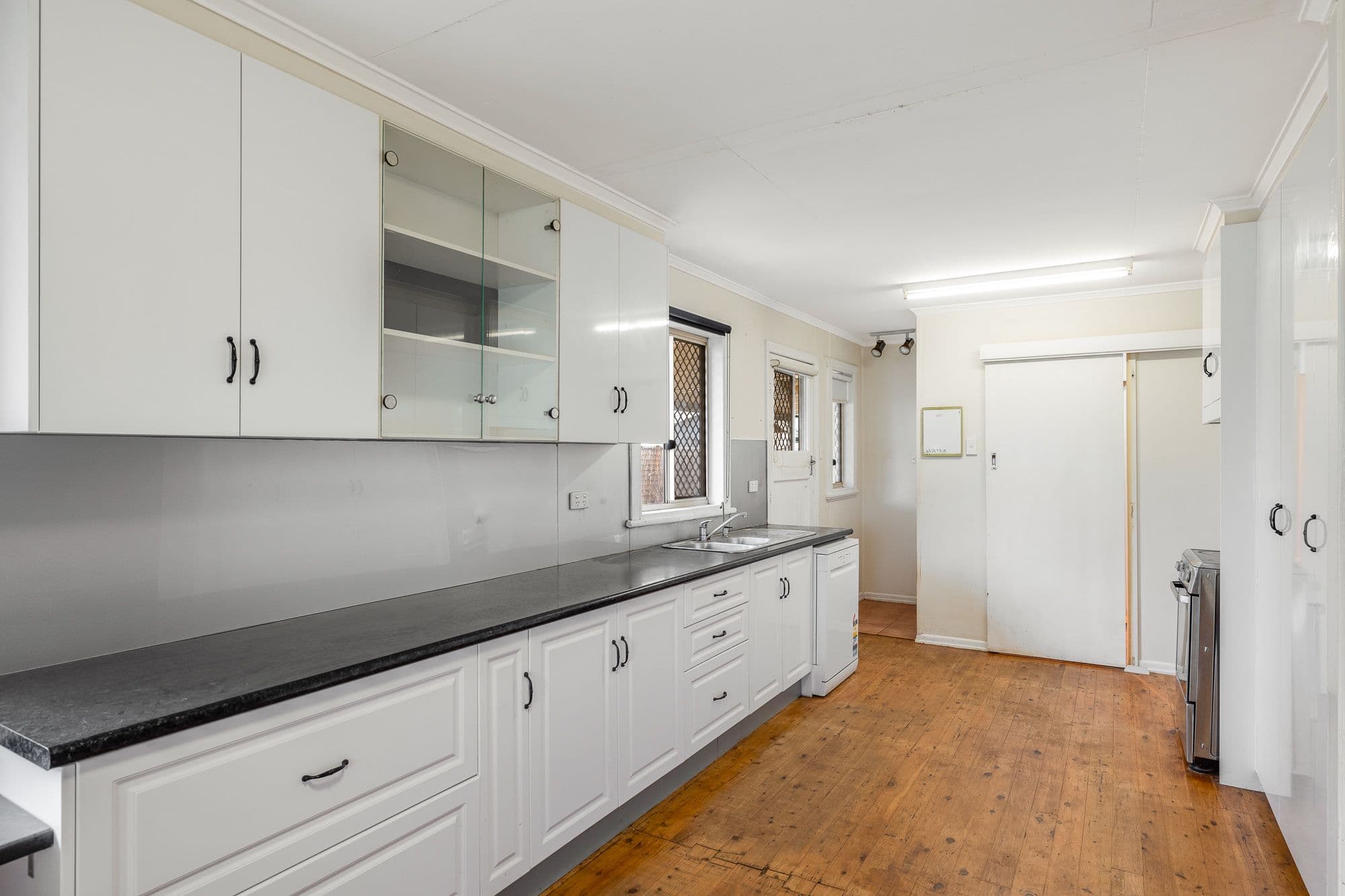 32 Smithfield Street, Harristown QLD 4350, Harristown - Thumbnail 5