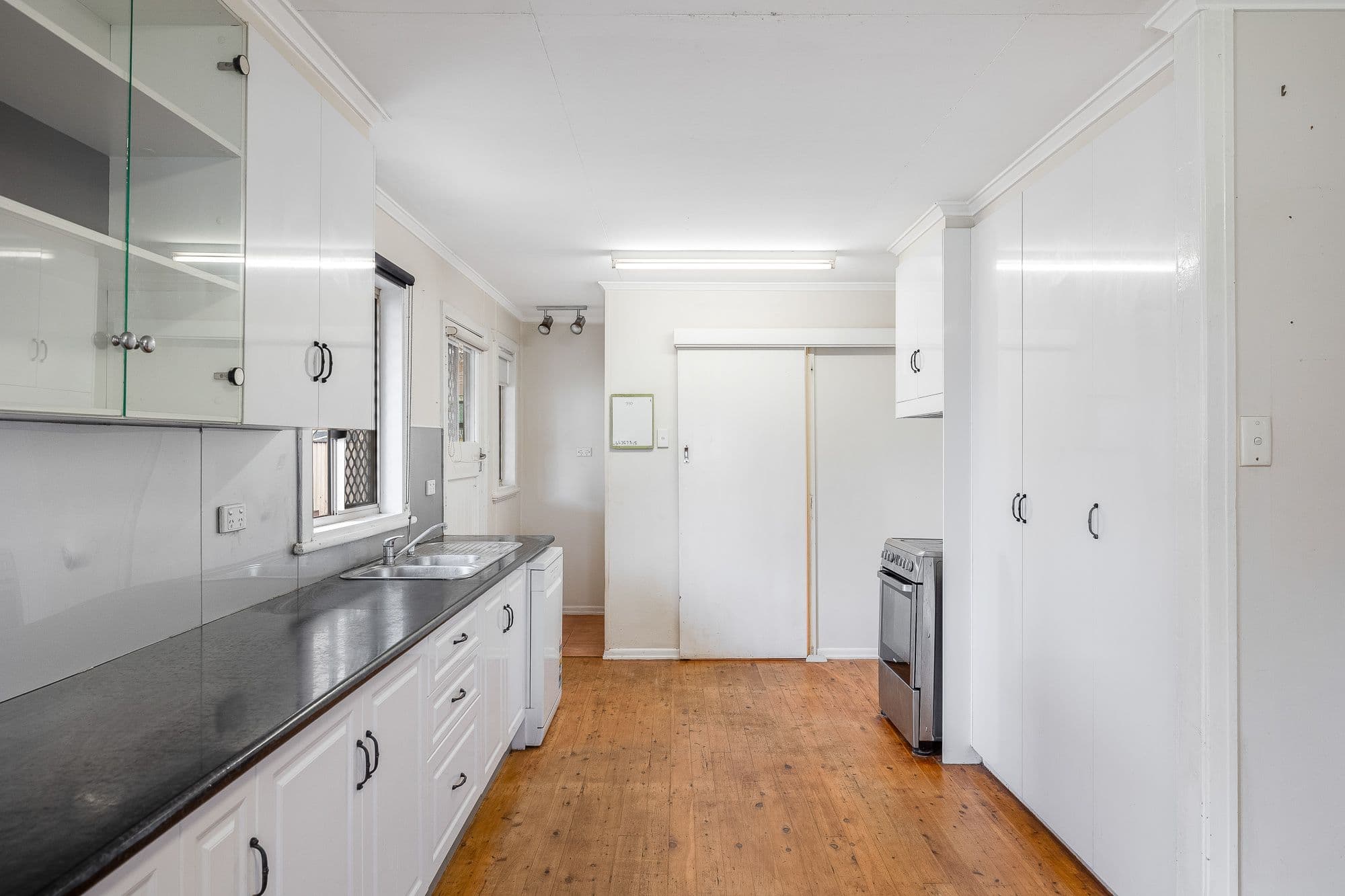 32 Smithfield Street, Harristown QLD 4350, Harristown - Thumbnail 6
