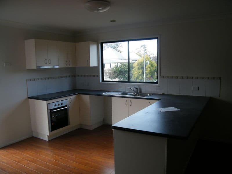 38 Davis Street, CHINCHILLA QLD 4413, Chinchilla - Thumbnail 3