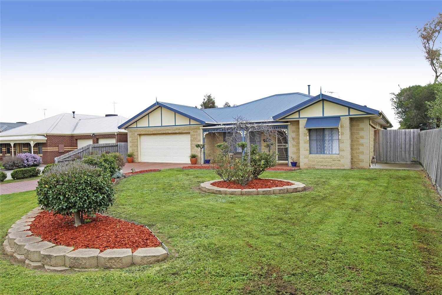 10 Oak Court, LARA VIC 3212, Lara - Image 1