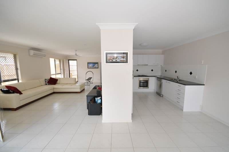 10 Beachley Place, Rosslyn QLD, Rosslyn - Thumbnail 2