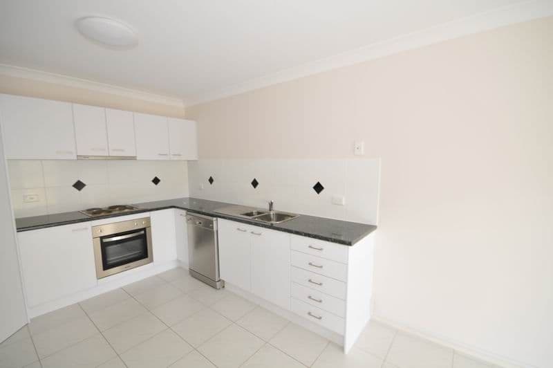 10 Beachley Place, Rosslyn QLD, Rosslyn - Thumbnail 3
