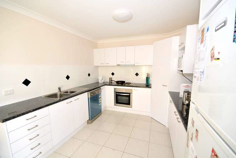 10 Beachley Place, Rosslyn QLD, Rosslyn - Thumbnail 4