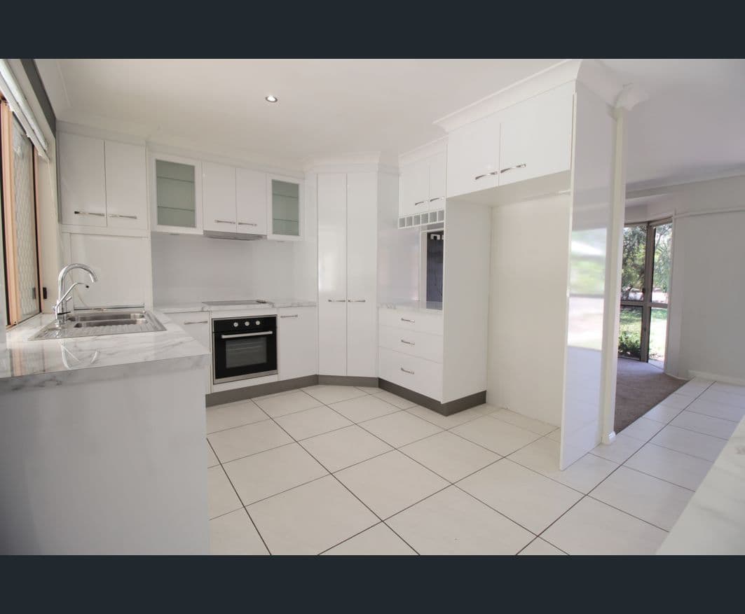 16 Batavia Court, Emerald QLD 4720, Emerald - Thumbnail 2