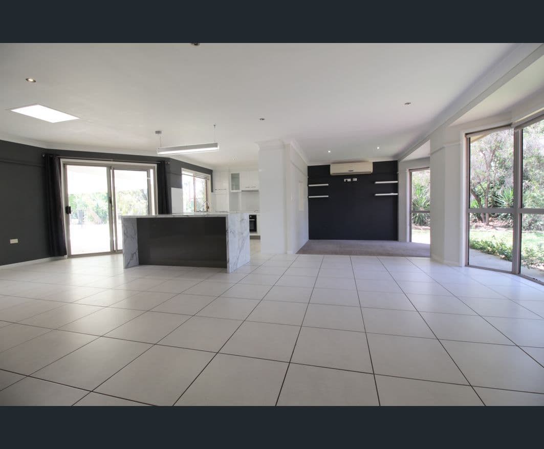 16 Batavia Court, Emerald QLD 4720, Emerald - Thumbnail 3