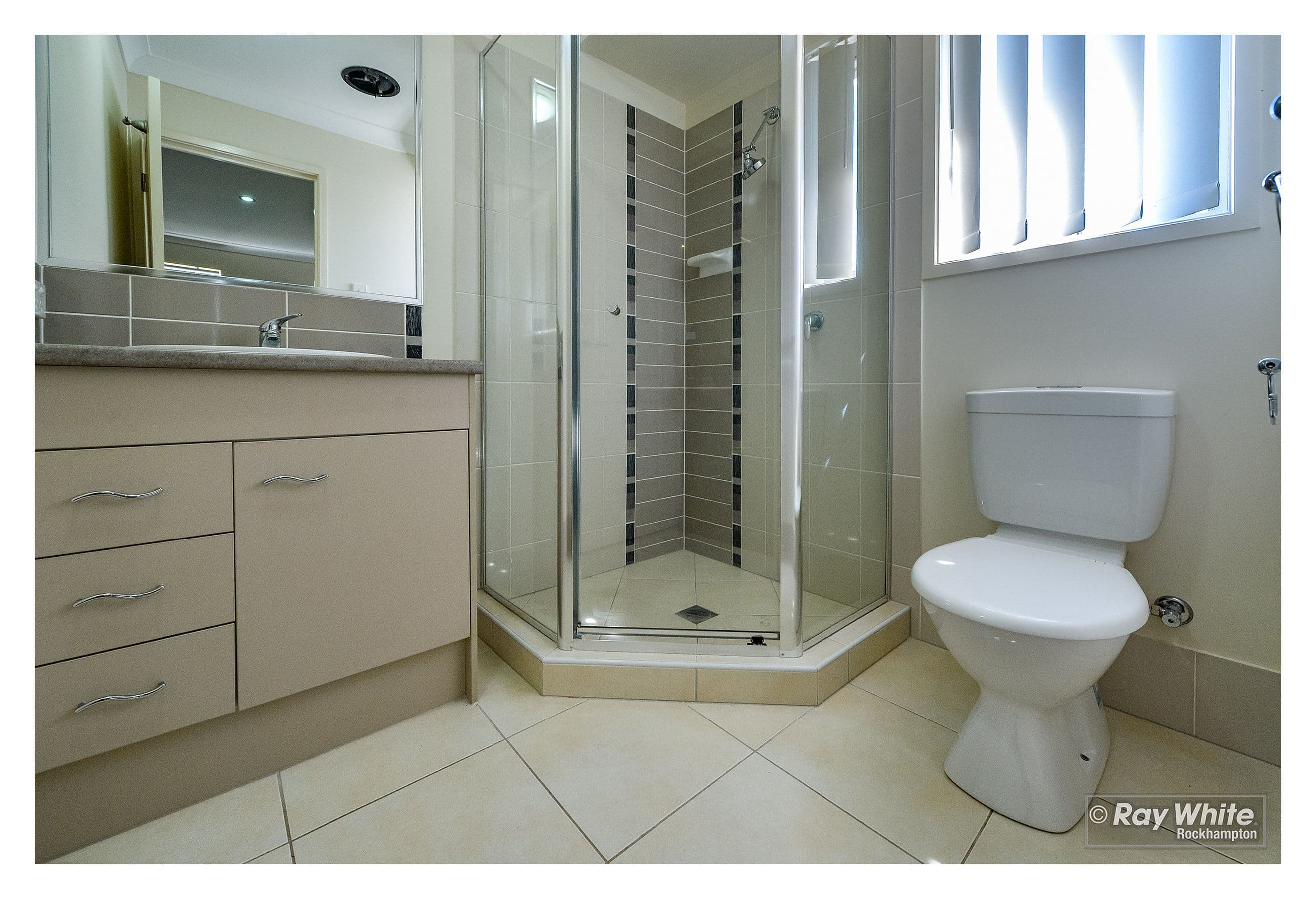 18 Leichhardt Drive, Gracemere QLD 4702, Gracemere - Thumbnail 4