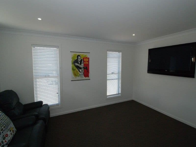 31 Barrington Street, UPPER COOMERA QLD 4209, Upper Coomera - Thumbnail 4