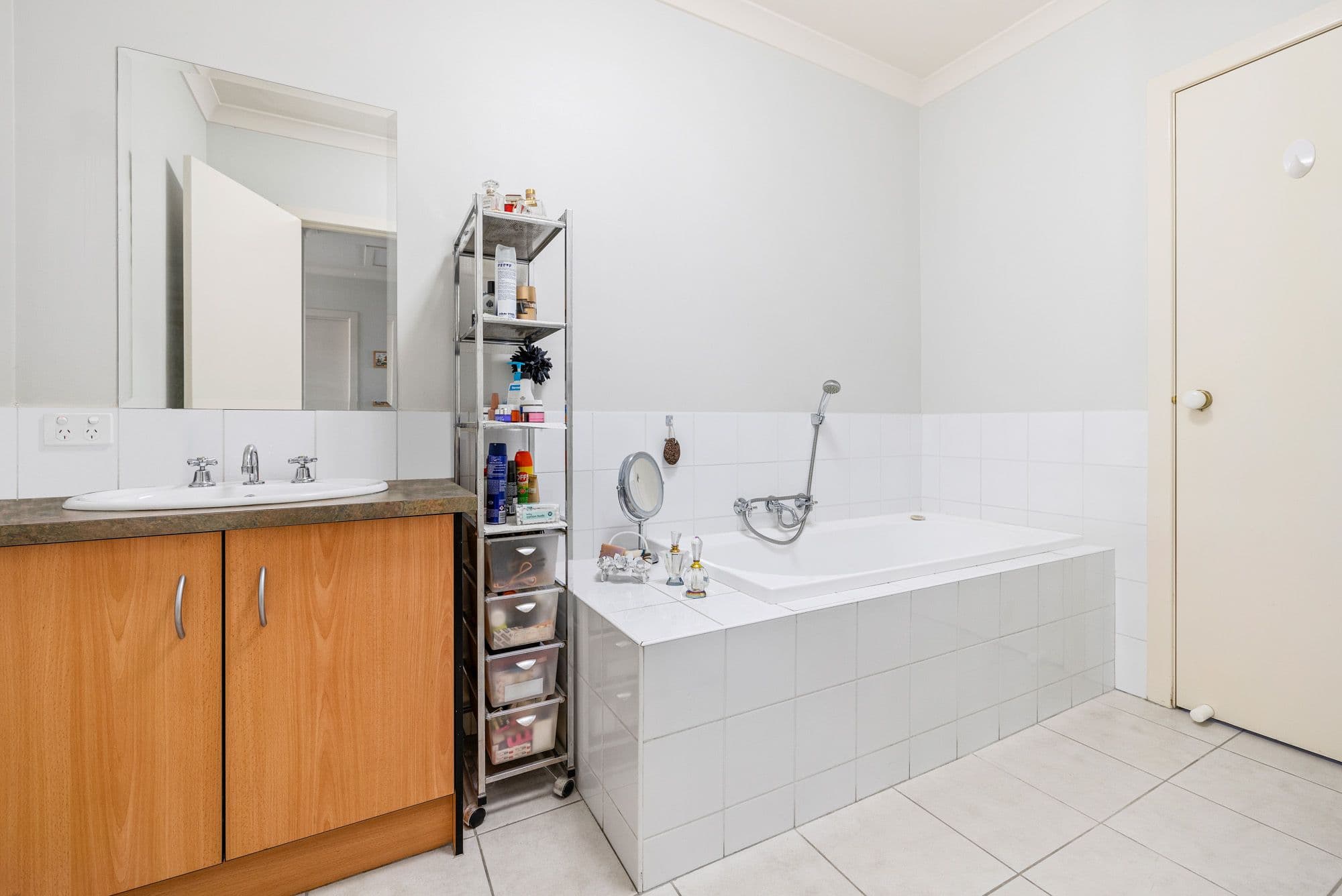 15A Hooker Road, Werribee VIC 3030, Werribee - Thumbnail 7