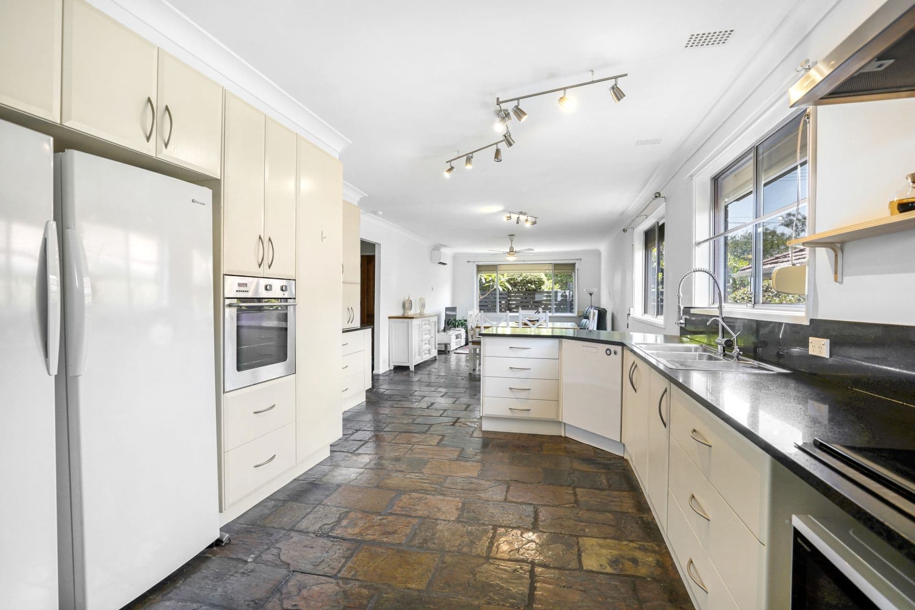 20 Sandringham Avenue, Cambridge Park NSW 2747, Cambridge Park - Thumbnail 4