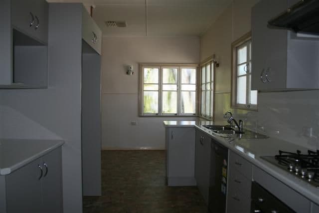 40 Taylor Street, ROMA QLD 4455, Roma - Thumbnail 3