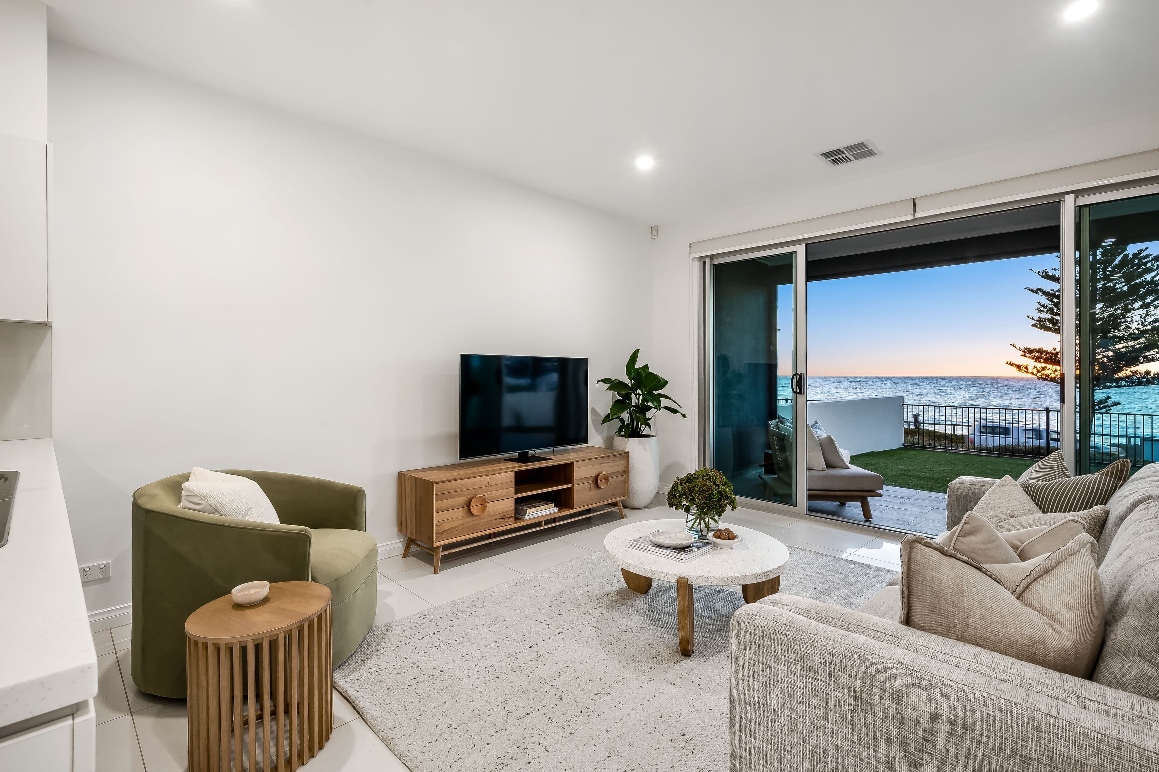 26 Esplanade, Christies Beach SA 5165, Christies Beach - Thumbnail 3