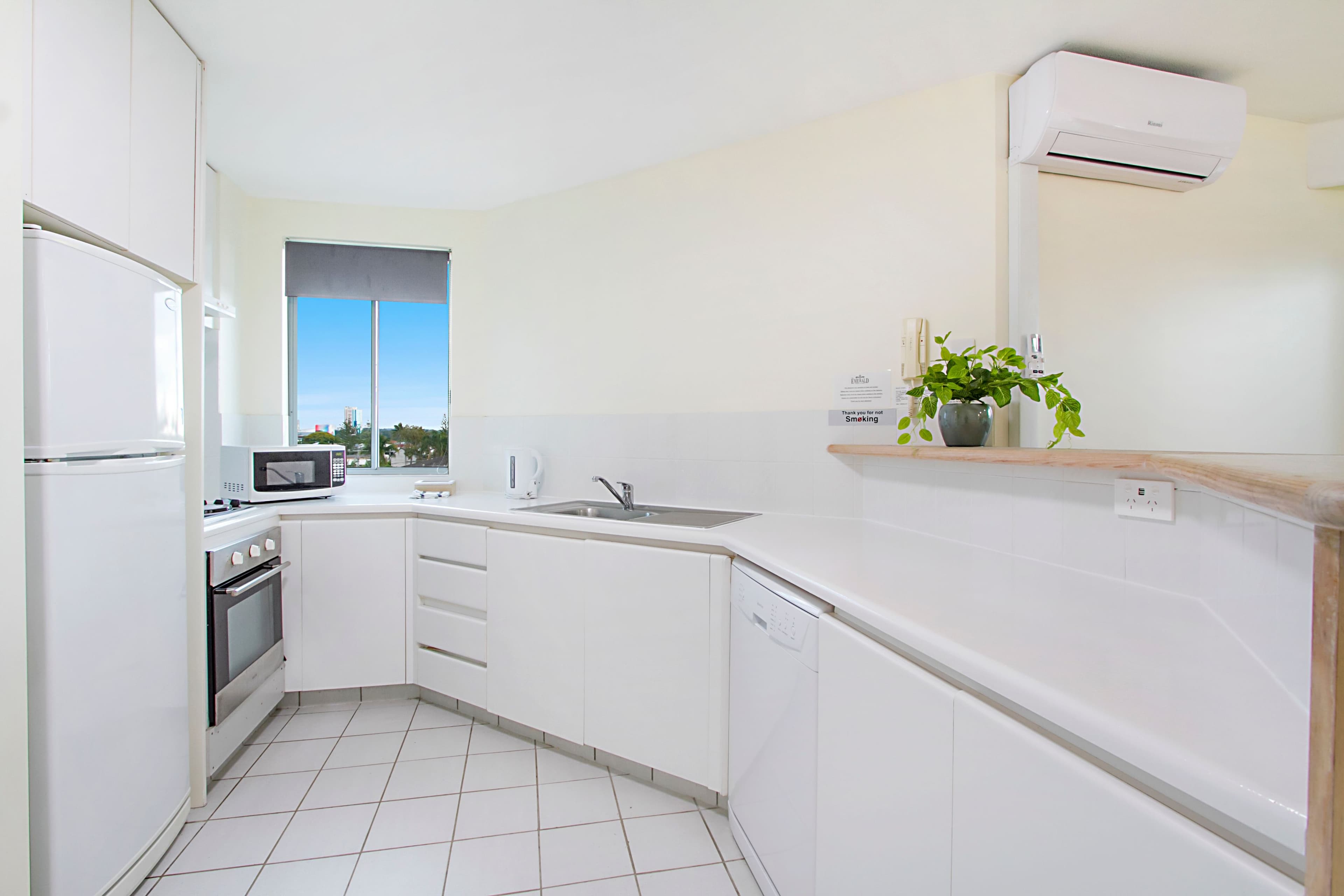 7 Mallana Street, Surfers Paradise QLD 4217, Surfers Paradise - Thumbnail 4