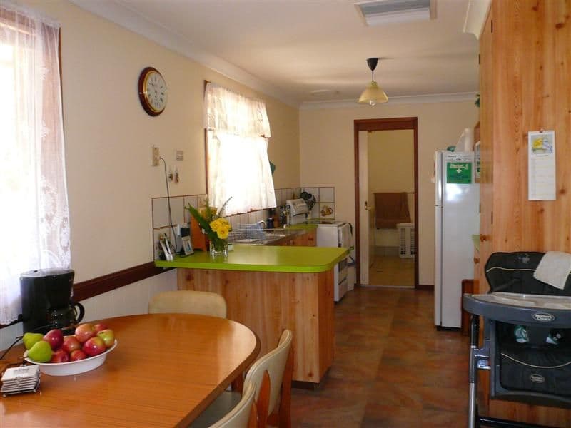 4  Flinders Close, DUBBO NSW 2830, Dubbo - Thumbnail 2