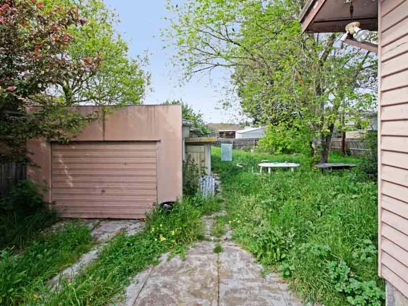207 West Fyans Street, NEWTOWN VIC 3220, Newtown - Thumbnail 3