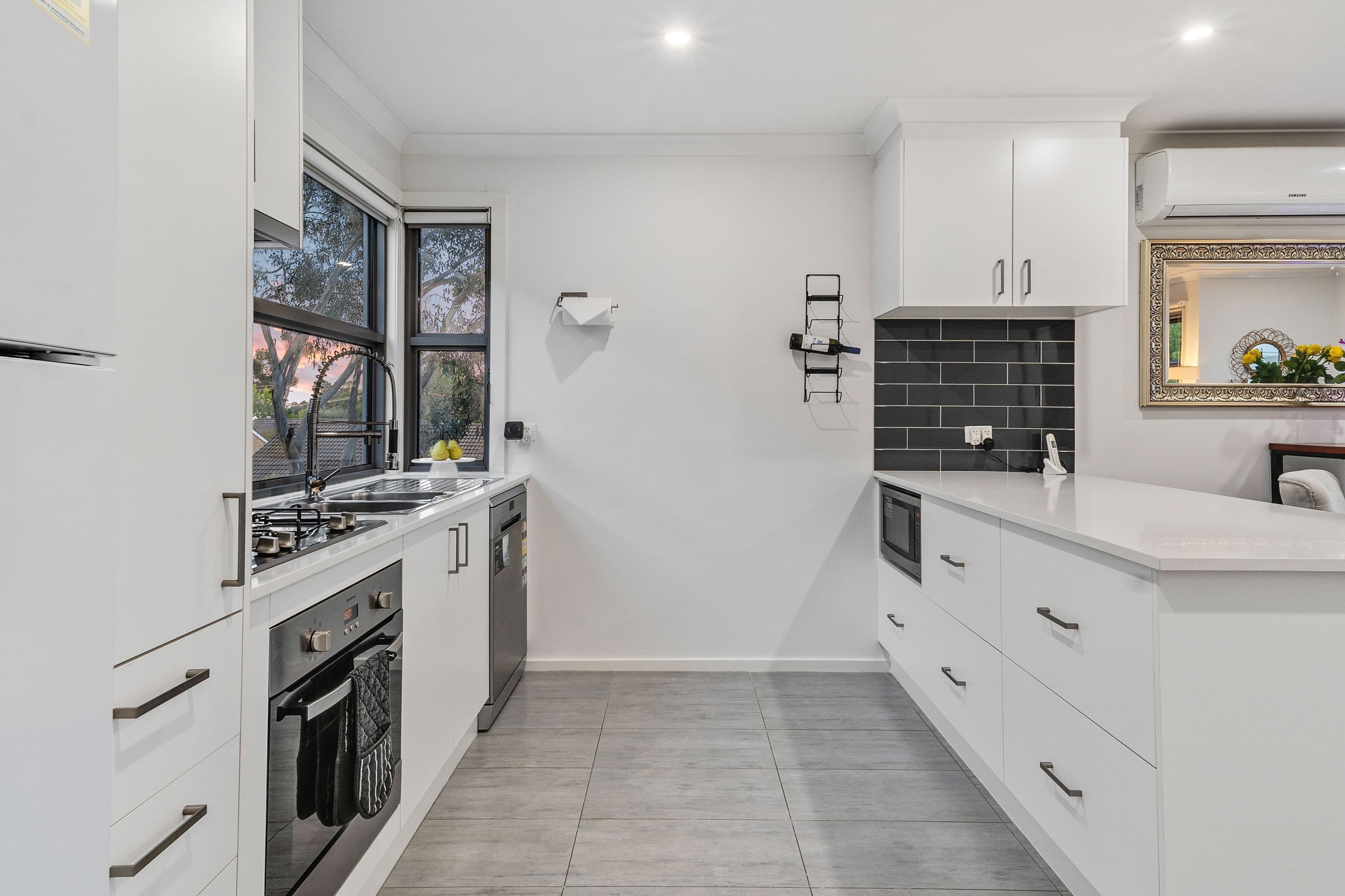17 Higgins Place, Higgins ACT 2615, Higgins - Thumbnail 2