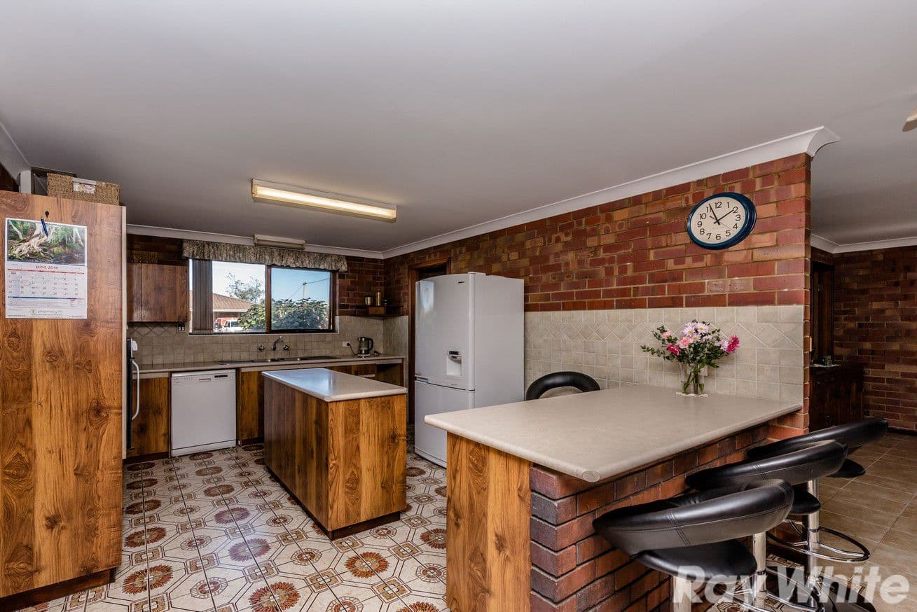 14 Batavia Place, Mahomets Flats WA 6530, Mahomets Flats - Thumbnail 2