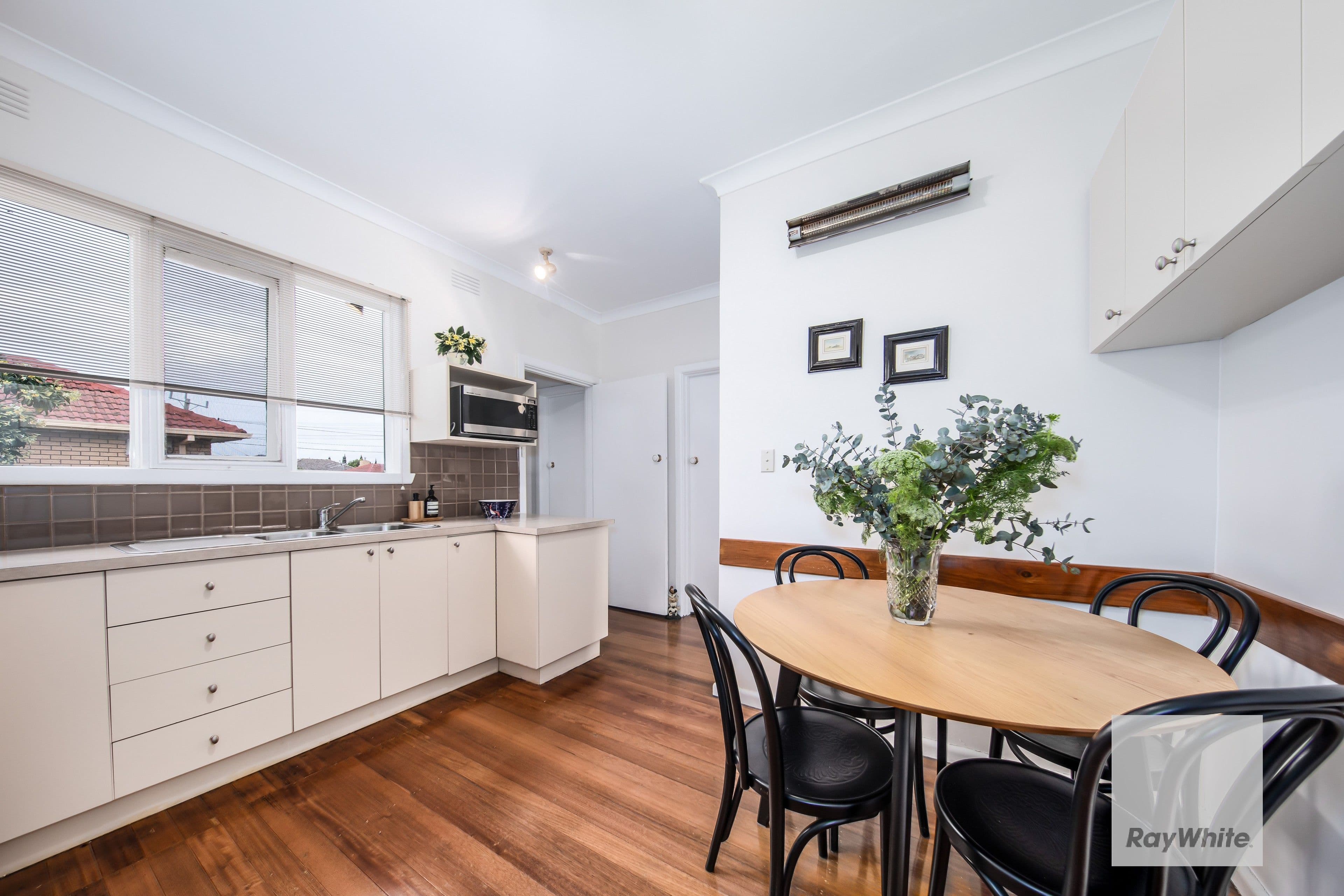 28 Salmond Street, Deer Park VIC 3023, Deer Park - Thumbnail 3