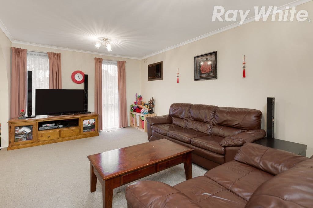 14 Blamey Avenue, MILL PARK VIC 3082, Mill Park - Thumbnail 2