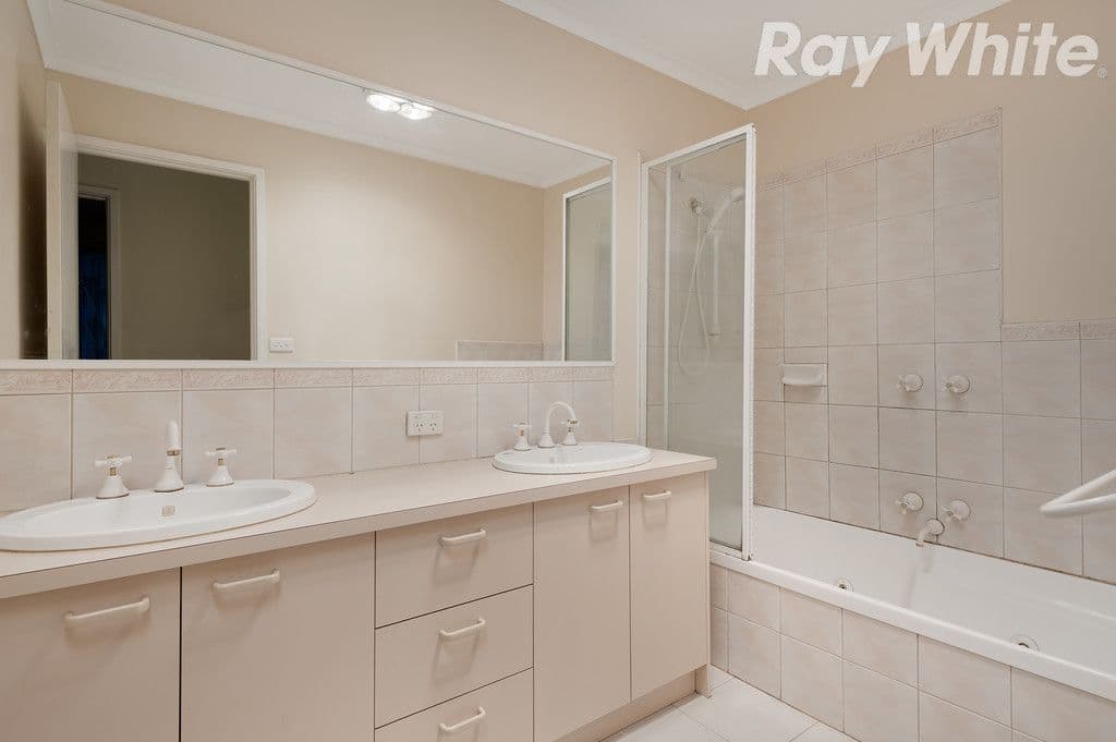 14 Blamey Avenue, MILL PARK VIC 3082, Mill Park - Thumbnail 8