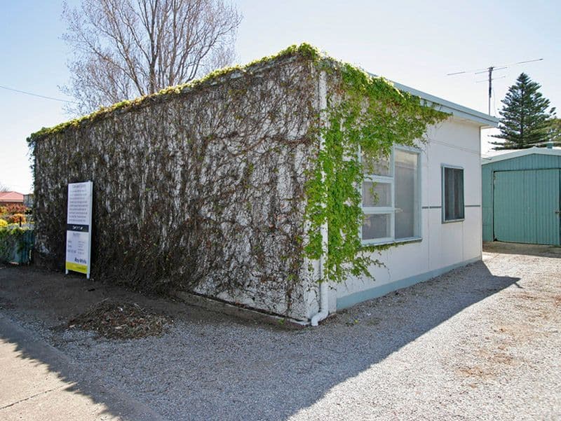 31 Clovelly Avenue, CHRISTIES BEACH SA 5165, Christies Beach - Thumbnail 2