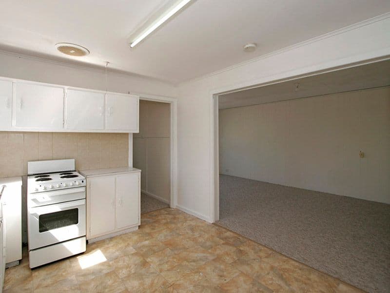 31 Clovelly Avenue, CHRISTIES BEACH SA 5165, Christies Beach - Thumbnail 5