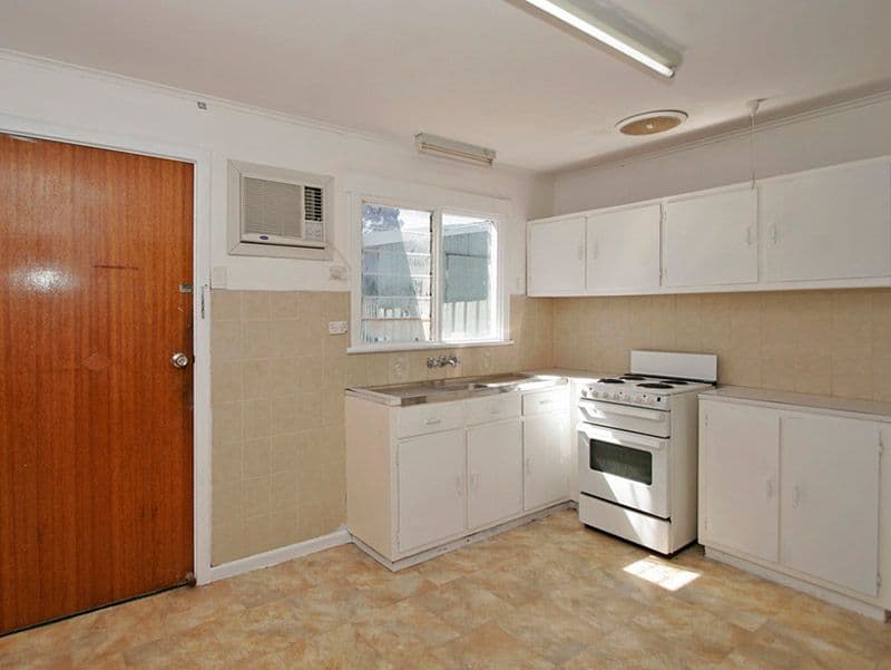 31 Clovelly Avenue, CHRISTIES BEACH SA 5165, Christies Beach - Thumbnail 6