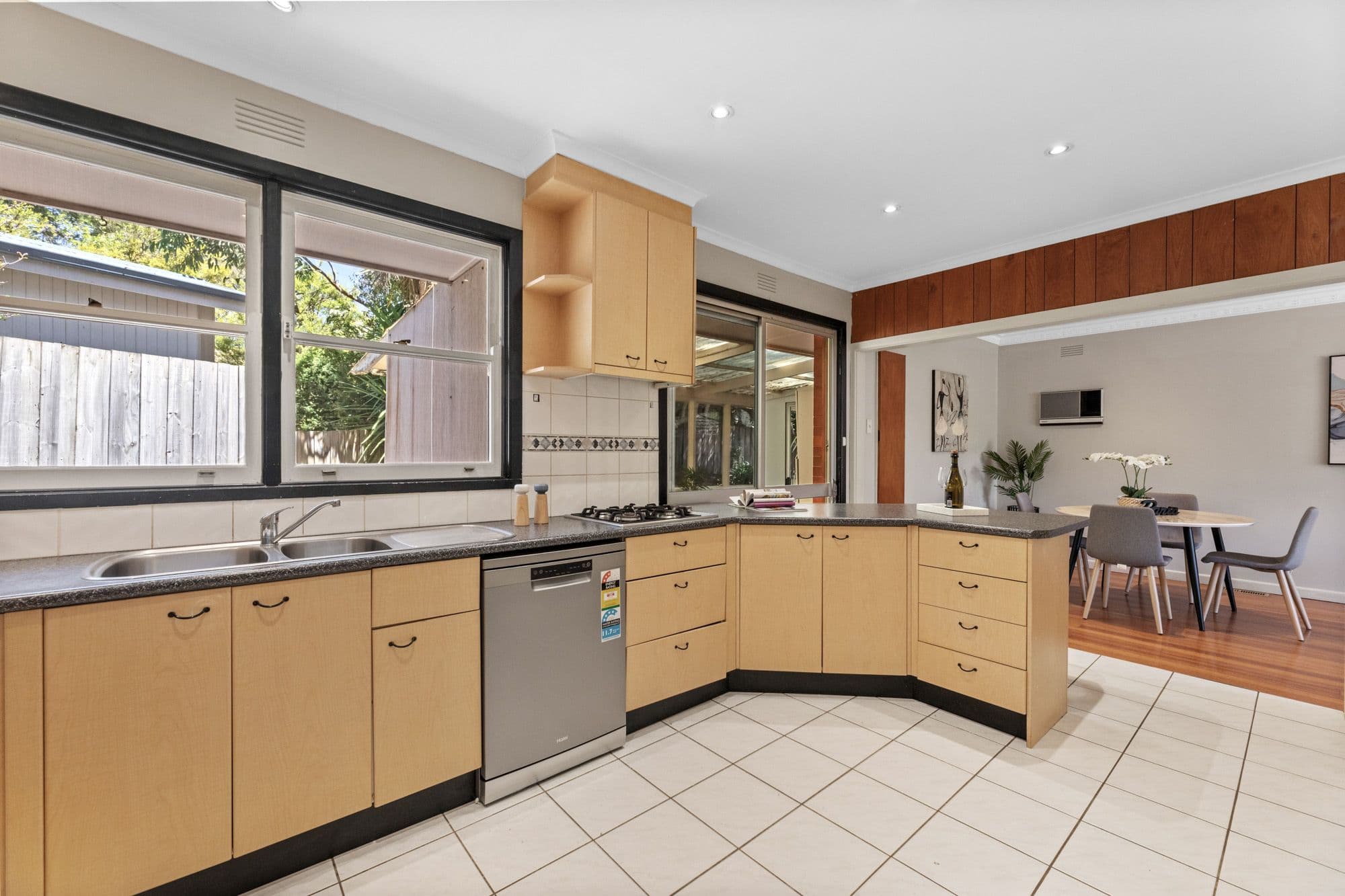 4 Rosalind Crescent, Blackburn VIC 3130, Blackburn - Thumbnail 6