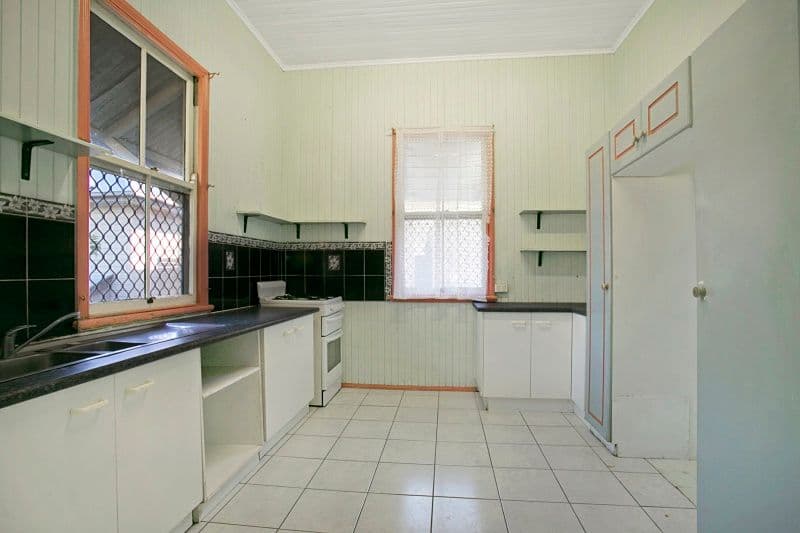 570 Sherwood Road, Sherwood QLD 4075, Sherwood - Thumbnail 2