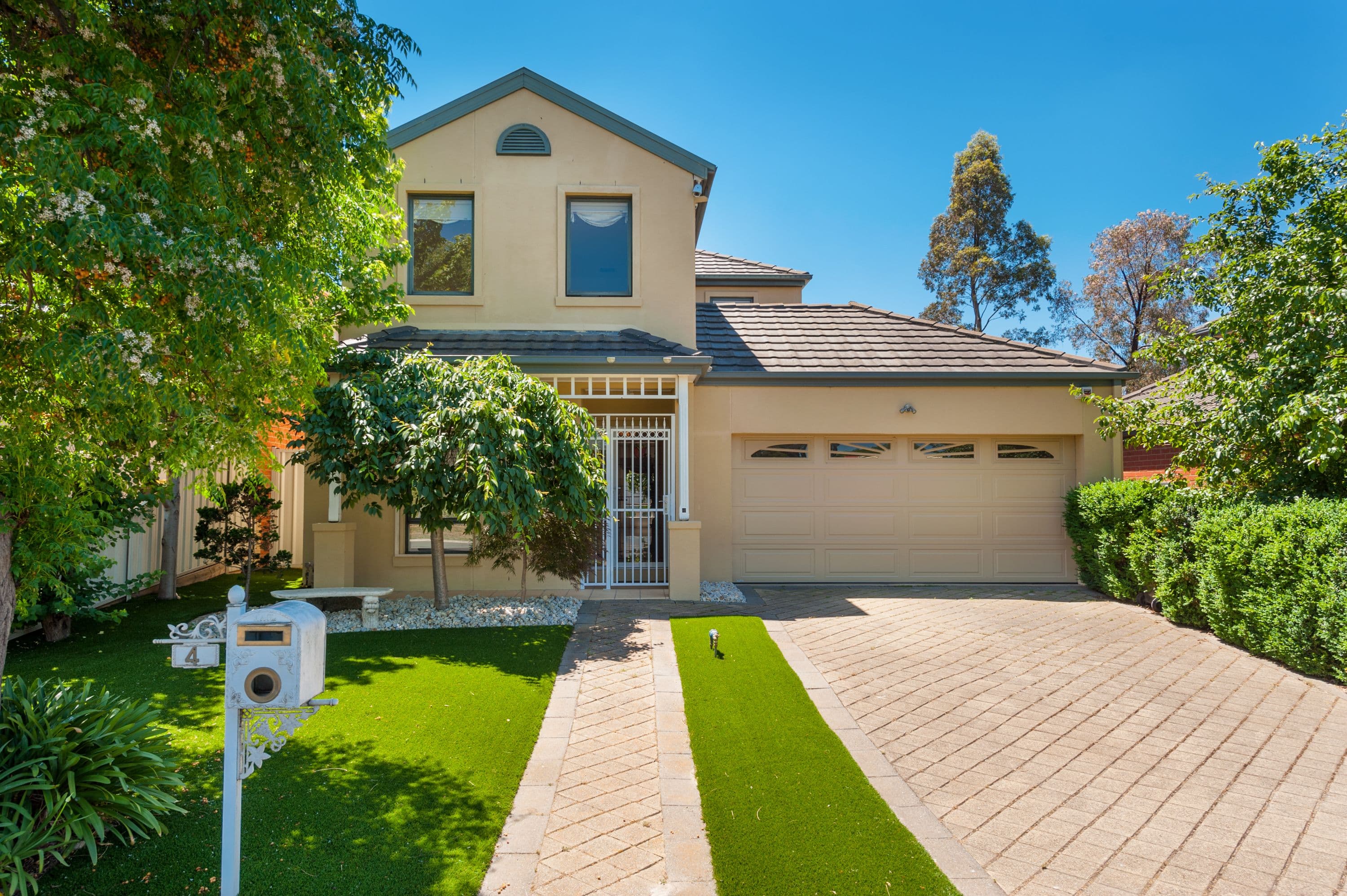 4 Lakeway Close, Caroline Springs VIC 3023, Caroline Springs - Thumbnail 3