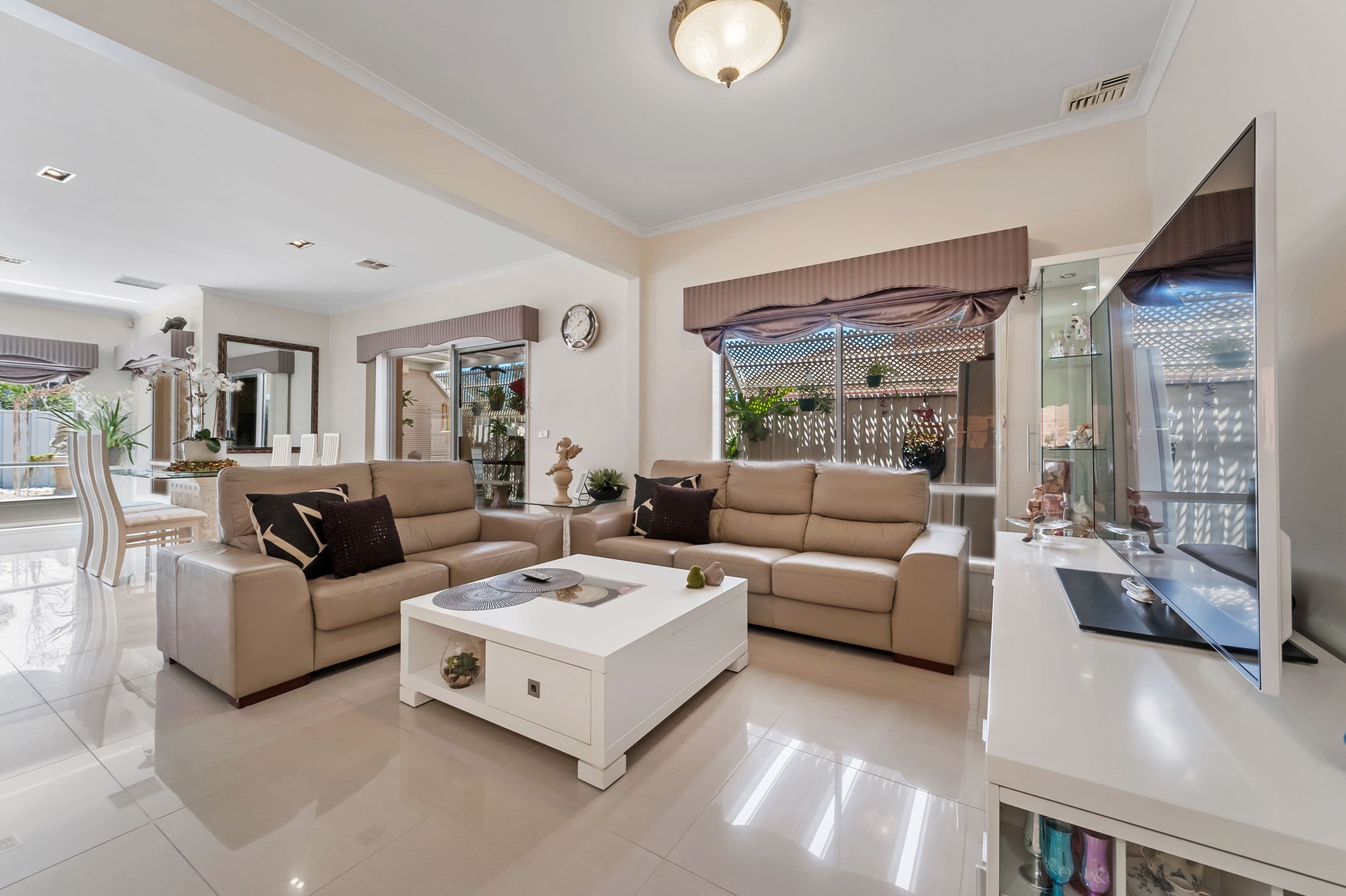 4 Lakeway Close, Caroline Springs VIC 3023, Caroline Springs - Thumbnail 4