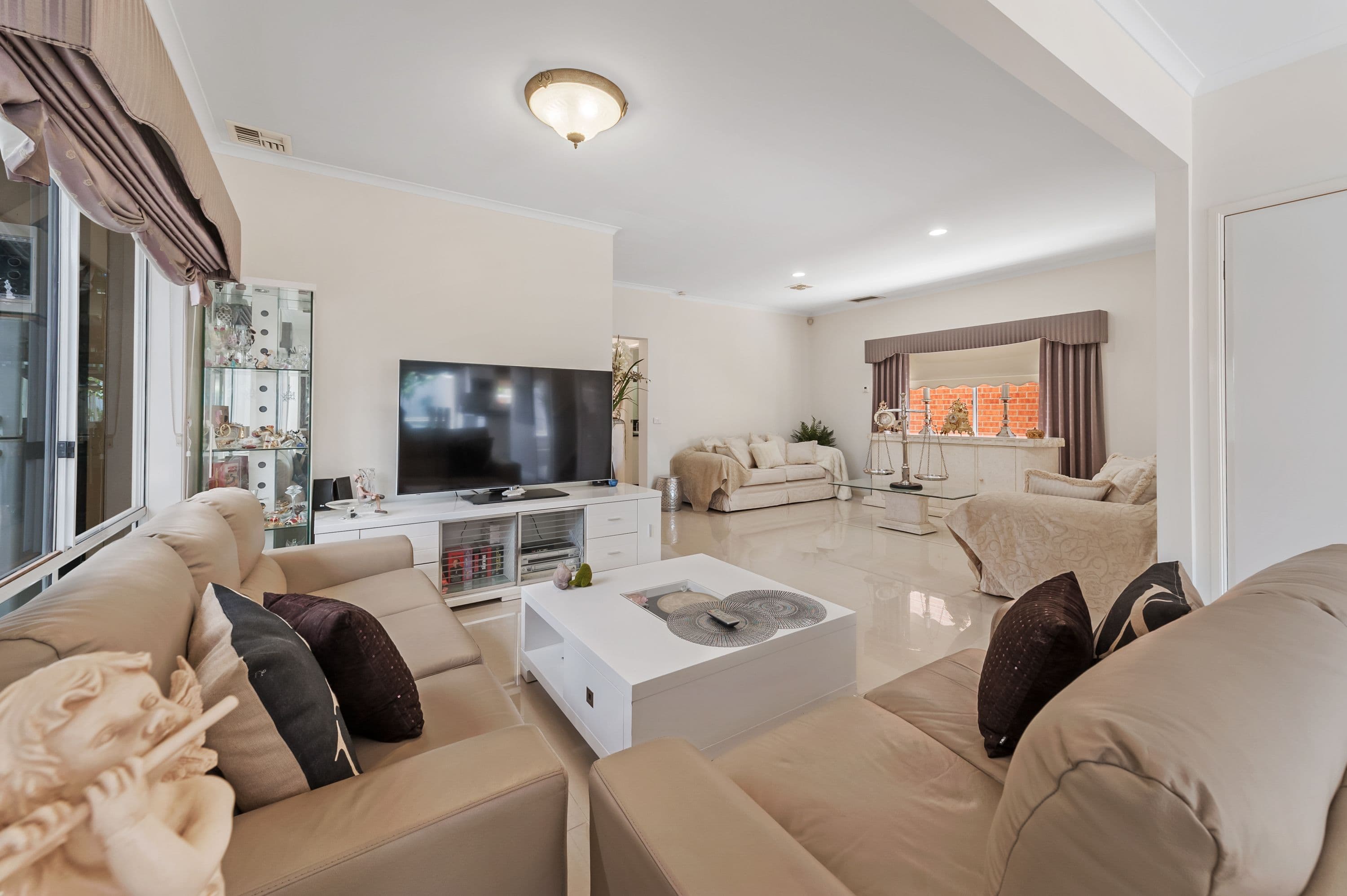 4 Lakeway Close, Caroline Springs VIC 3023, Caroline Springs - Thumbnail 6