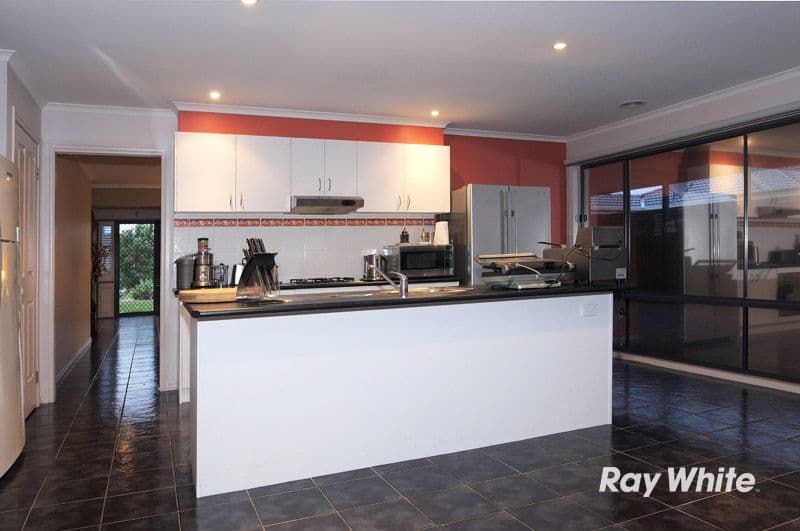 16 Merribah Way, CRANBOURNE VIC 3977, Cranbourne West - Thumbnail 2