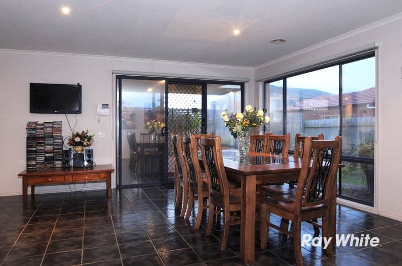 16 Merribah Way, CRANBOURNE VIC 3977, Cranbourne West - Thumbnail 3