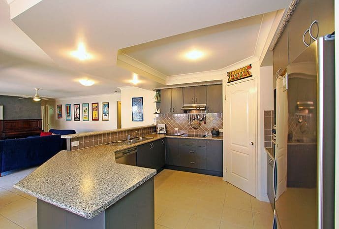 2 Aminta Court, WELLINGTON POINT QLD 4160, Wellington Point - Thumbnail 6