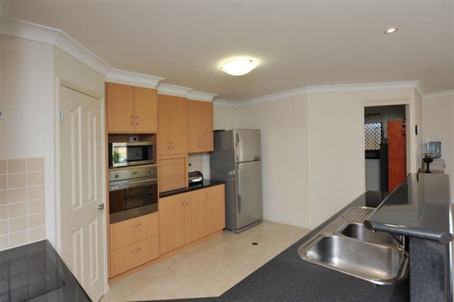 37 Catherine Crescent, KINGSTHORPE QLD 4400, Kingsthorpe - Thumbnail 2