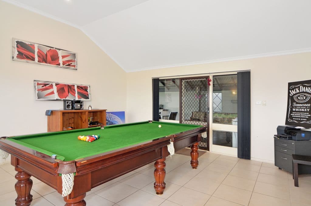 13 Shipton Crescent, Mount Warrigal - Thumbnail 3