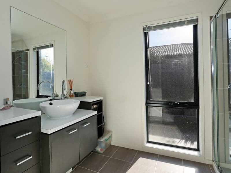 46 Oakwood Crescent, Waurn Ponds VIC 3216, Waurn Ponds - Thumbnail 8