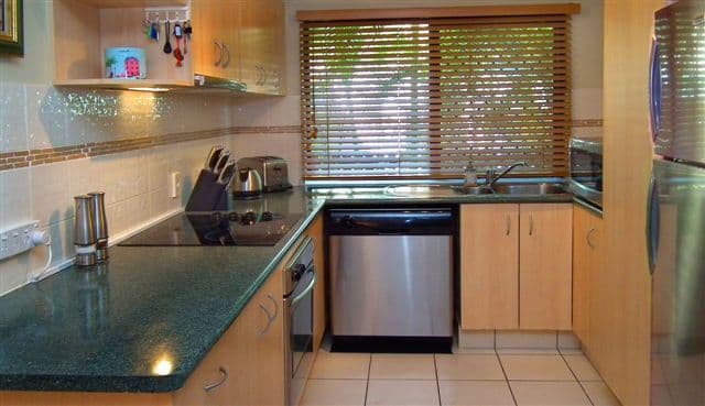5 Loder Street, BIGGERA WATERS QLD 4216, Biggera Waters - Thumbnail 4