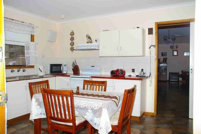 4 Pitt Court, RENMARK SA 5341, Renmark - Thumbnail 2