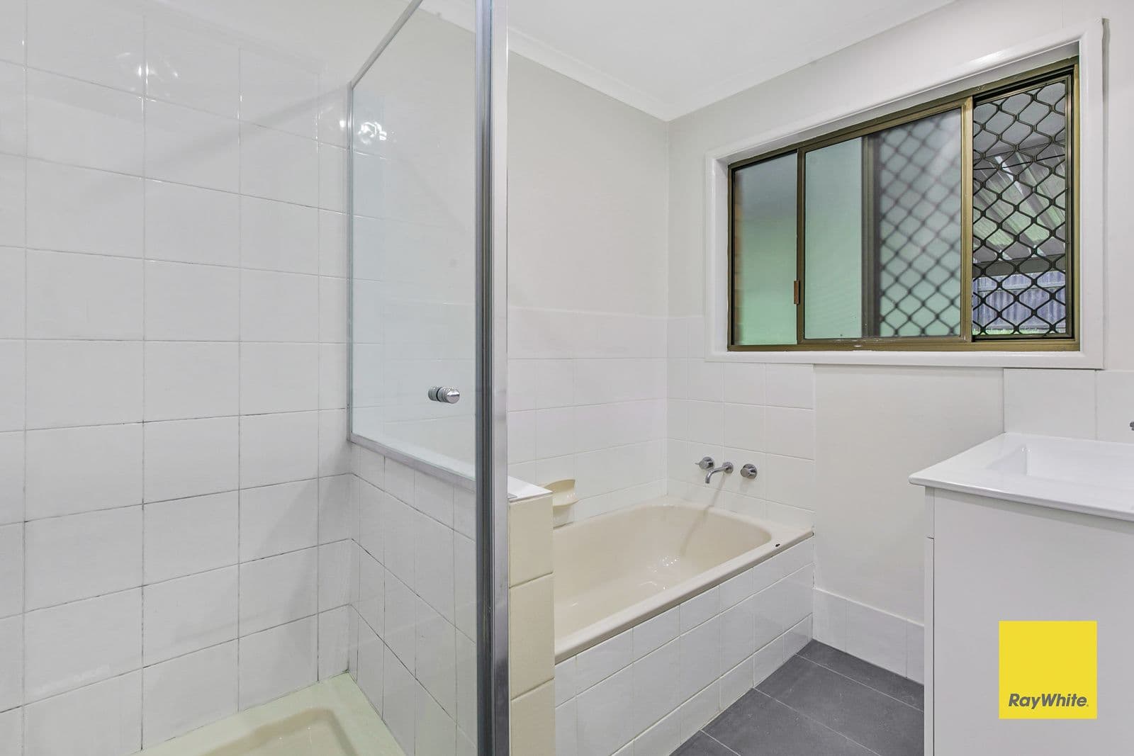 75 Cumberland Drive, Alexandra Hills QLD 4161, Alexandra Hills - Thumbnail 7