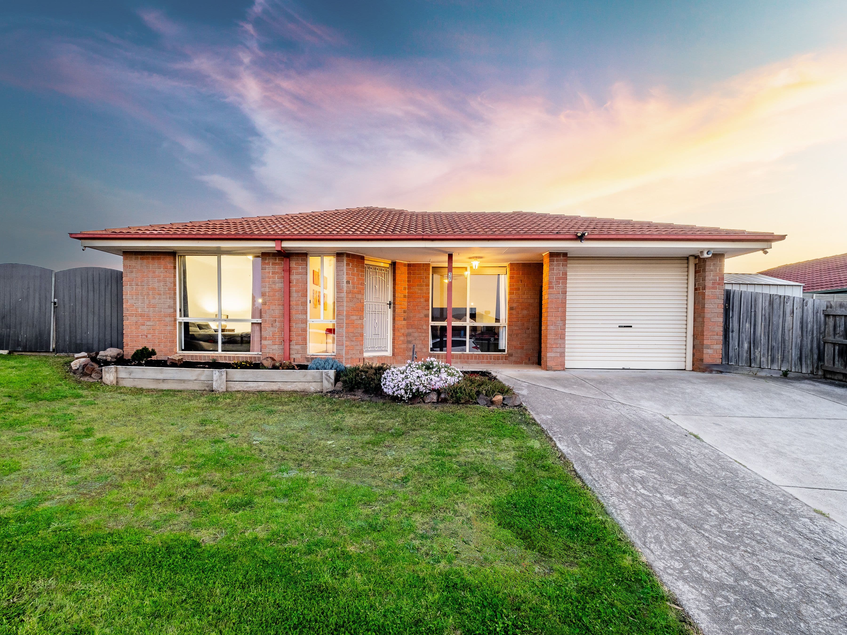 27 Genoa Way, Cranbourne West VIC 3977, Cranbourne West - Thumbnail 2